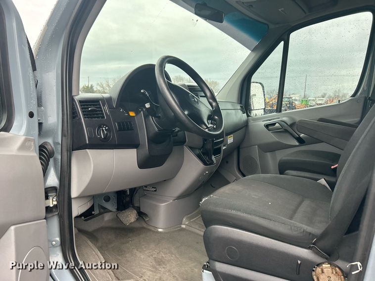 image for item OM9226 2014 Mercedes Benz  Sprinter  van