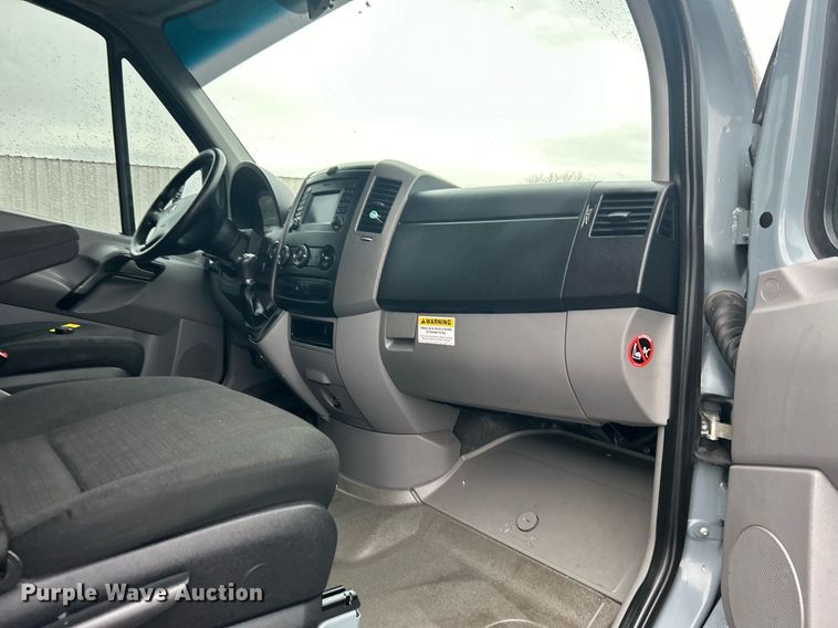 image for item OM9226 2014 Mercedes Benz  Sprinter  van