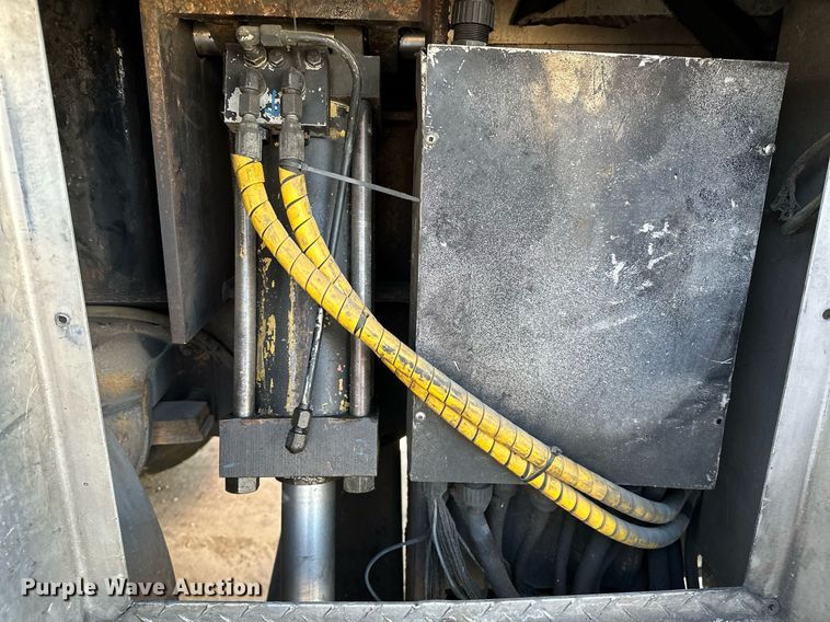 image for item OM9765 1988 Emergency One Hurricane  Ladder truck