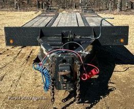 image for item OM9805 2007 Eager Beaver 20XPT equipment trailer