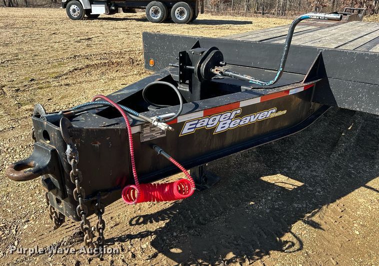 image for item OM9805 2007 Eager Beaver 20XPT equipment trailer