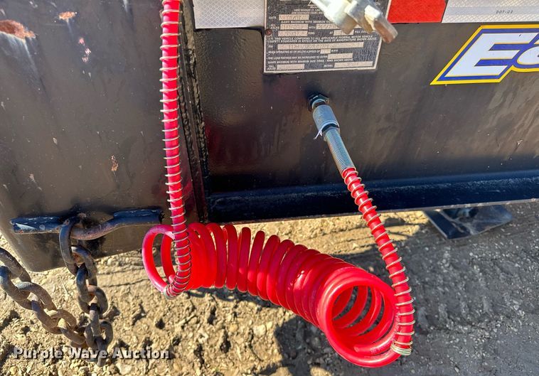 image for item OM9805 2007 Eager Beaver 20XPT equipment trailer