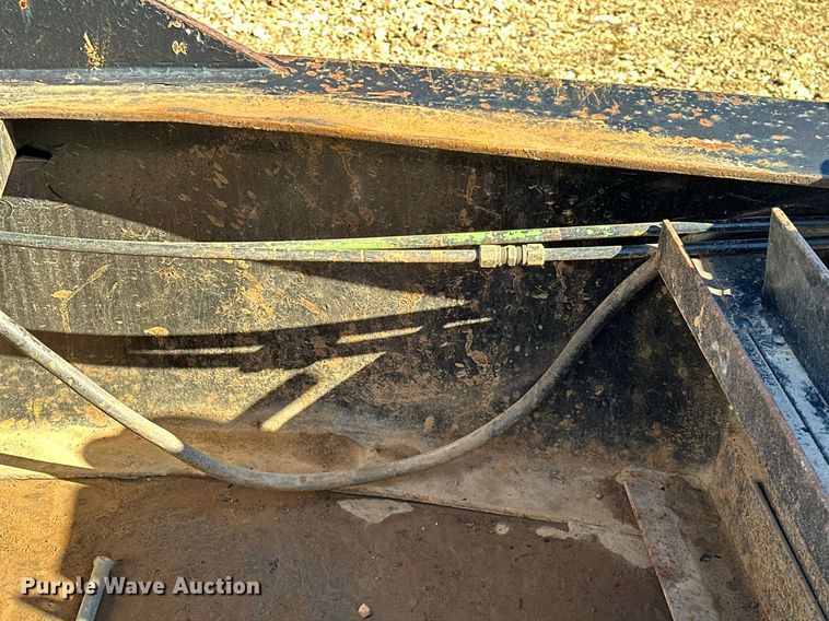 image for item OM9805 2007 Eager Beaver 20XPT equipment trailer