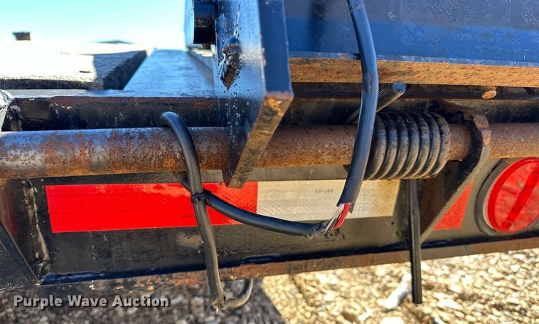 image for item OM9805 2007 Eager Beaver 20XPT equipment trailer