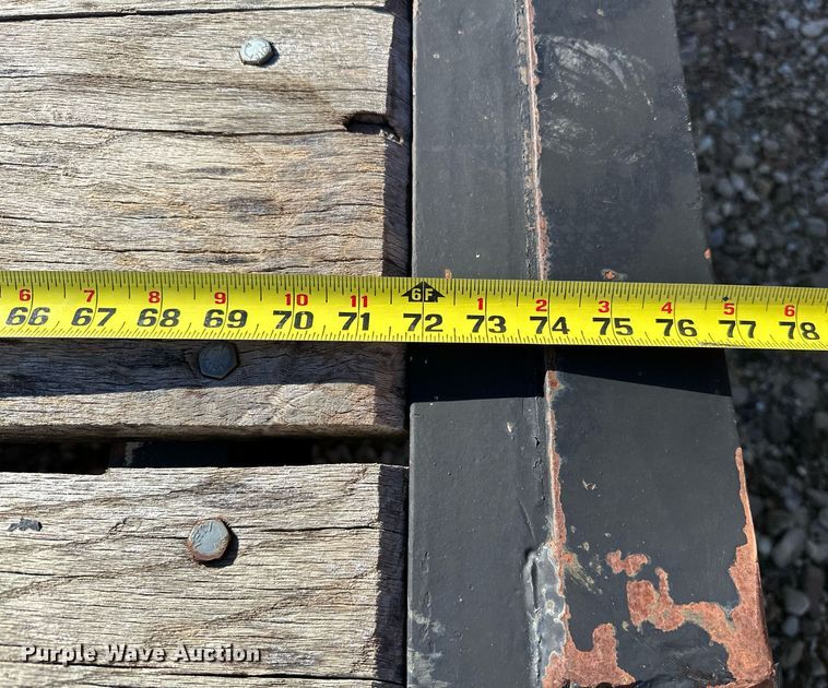 image for item OM9805 2007 Eager Beaver 20XPT equipment trailer