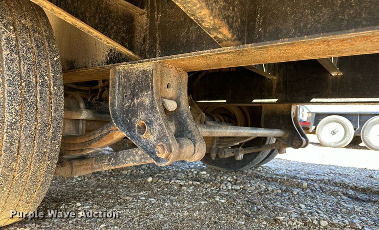 image for item OM9805 2007 Eager Beaver 20XPT equipment trailer