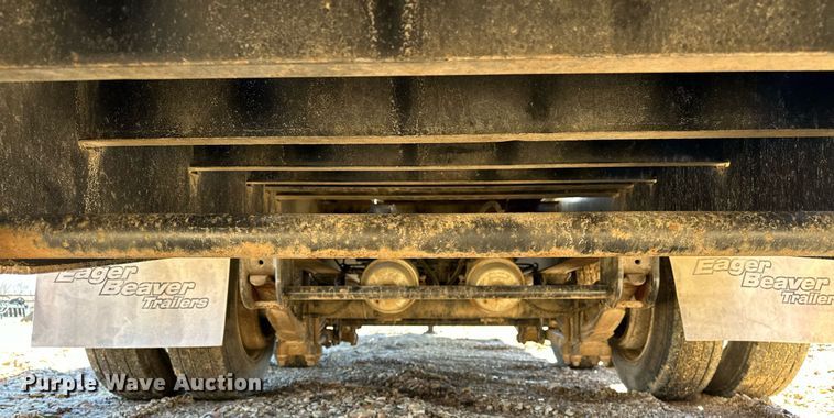 image for item OM9805 2007 Eager Beaver 20XPT equipment trailer