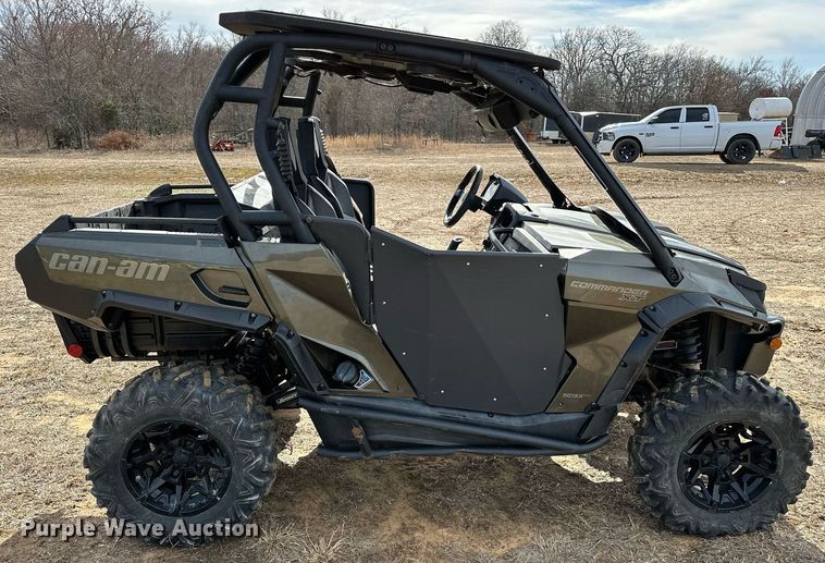 image for item OM9822 2019 Can-Am Commander XT 1000R utility vehicle