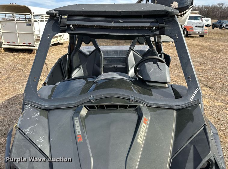 image for item OM9822 2019 Can-Am Commander XT 1000R utility vehicle