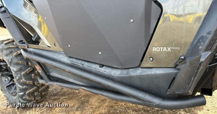 image for item OM9822 2019 Can-Am Commander XT 1000R utility vehicle