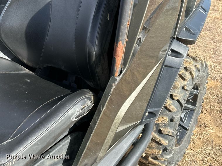 image for item OM9822 2019 Can-Am Commander XT 1000R utility vehicle