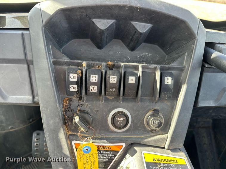 image for item OM9822 2019 Can-Am Commander XT 1000R utility vehicle