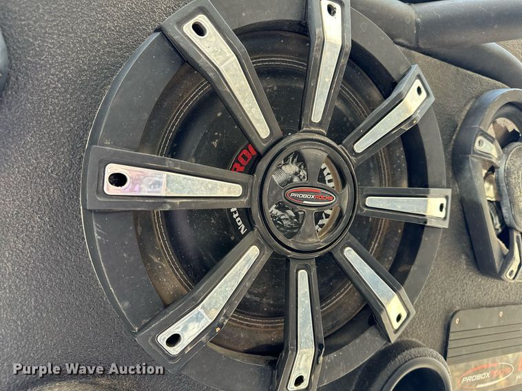 image for item OM9822 2019 Can-Am Commander XT 1000R utility vehicle