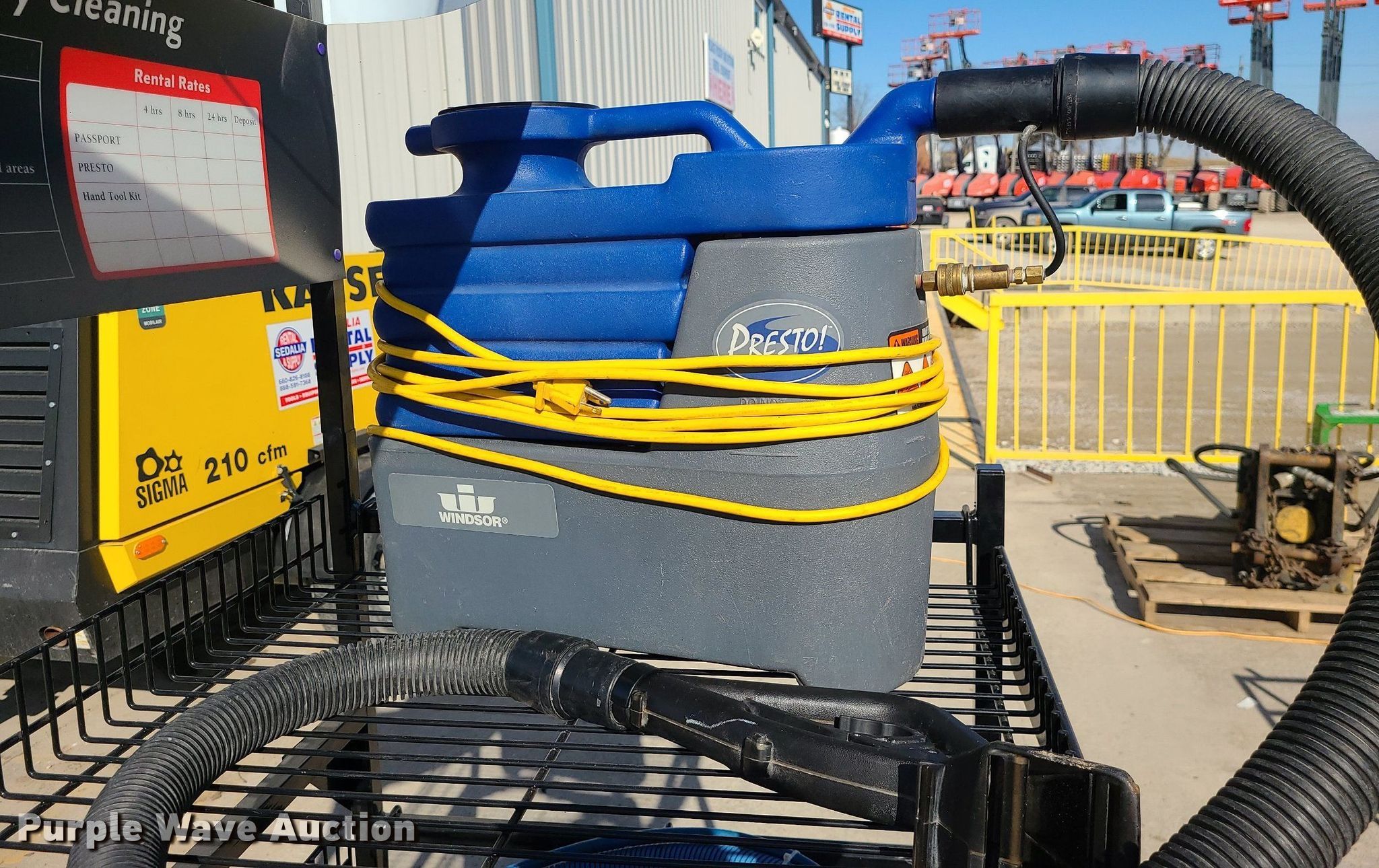 (4) Windsor Carpet cleaners in Sedalia, MO Item MQ9609 for sale