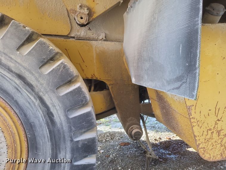 image for item DK1176 1996 Caterpillar 775B haul truck