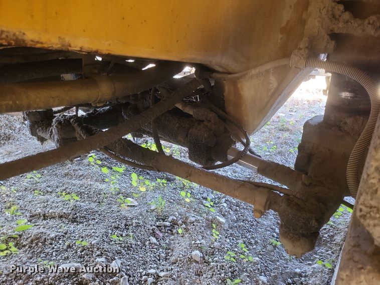 image for item DK1176 1996 Caterpillar 775B haul truck