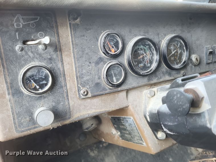 image for item DK1176 1996 Caterpillar 775B haul truck