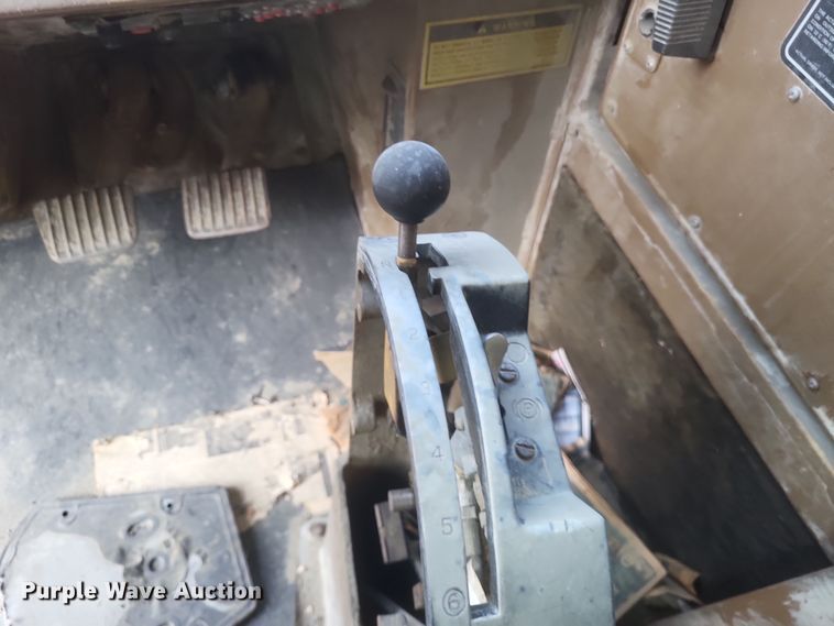 image for item DK1176 1996 Caterpillar 775B haul truck