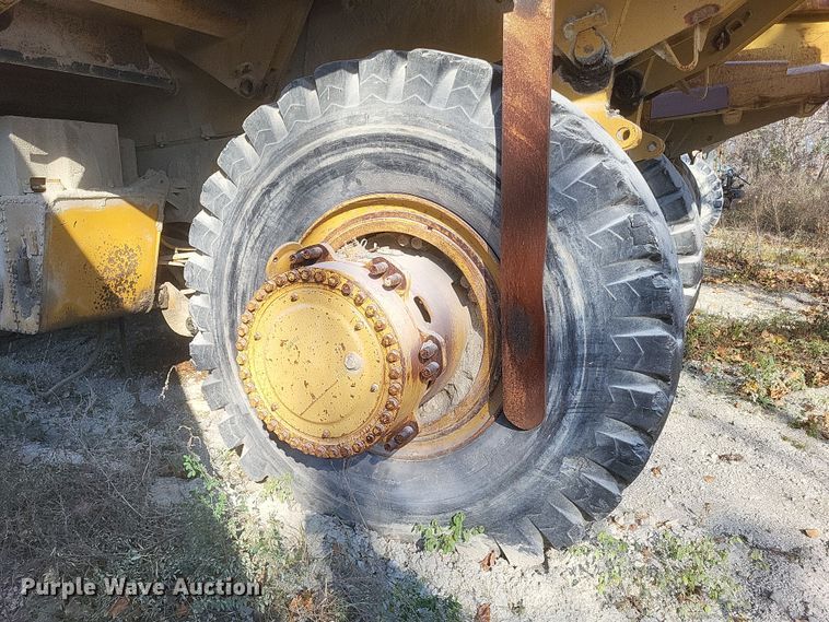 image for item DK1176 1996 Caterpillar 775B haul truck