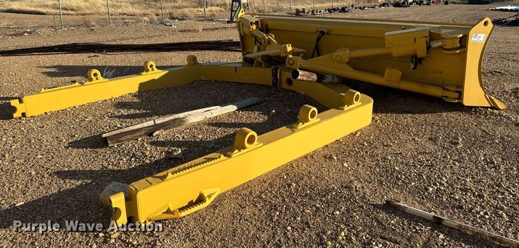 image for item DK6752 Caterpillar EI00029 dozer blade