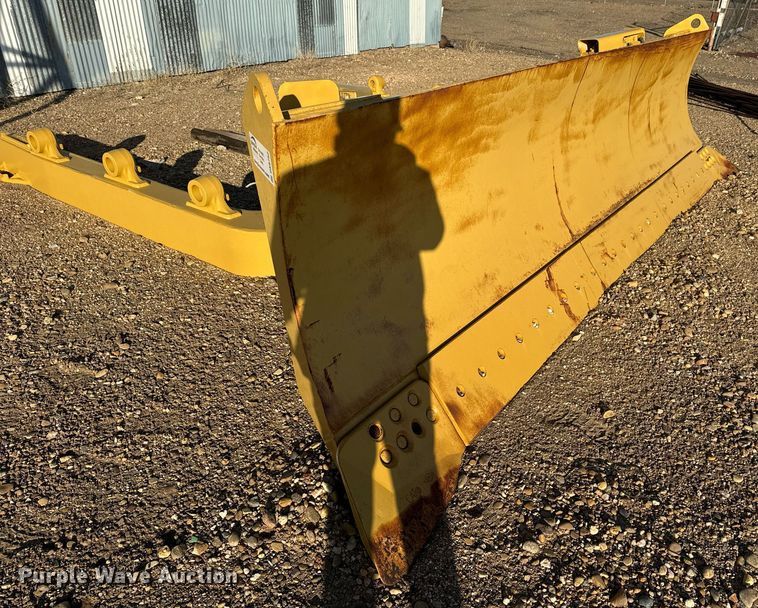 image for item DK6752 Caterpillar EI00029 dozer blade