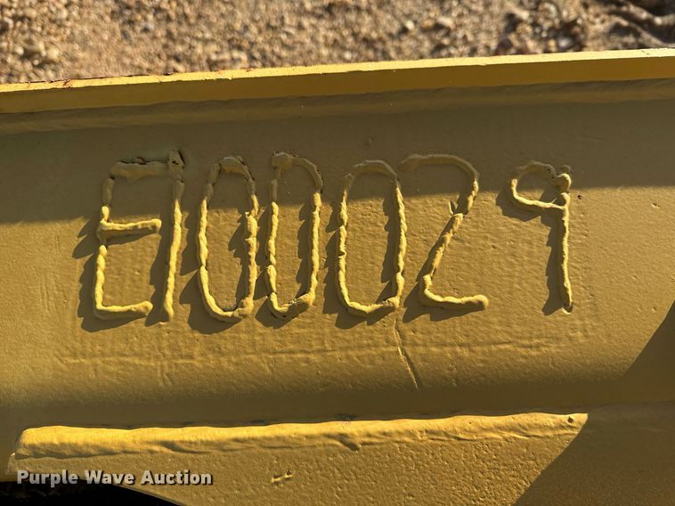 image for item DK6752 Caterpillar EI00029 dozer blade