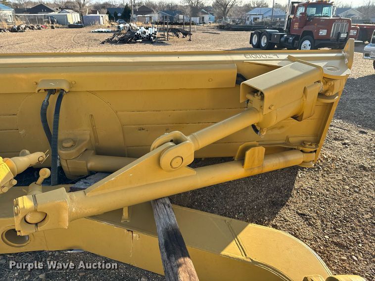 image for item DK6752 Caterpillar EI00029 dozer blade