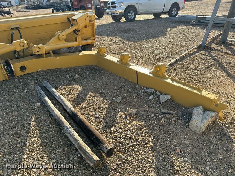 image for item DK6752 Caterpillar EI00029 dozer blade