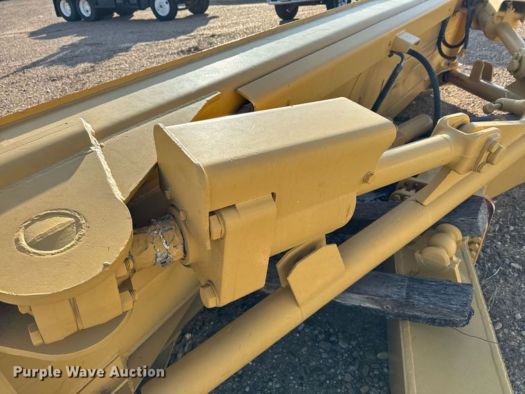 image for item DK6752 Caterpillar EI00029 dozer blade