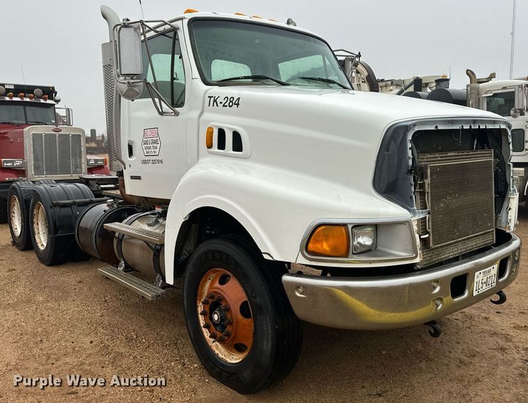 image for item DK6761 2007 Sterling L-Line semi truck