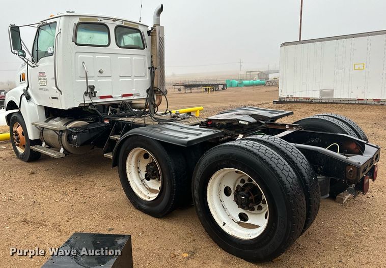 image for item DK6761 2007 Sterling L-Line semi truck
