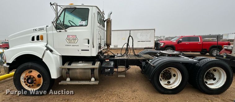 image for item DK6761 2007 Sterling L-Line semi truck