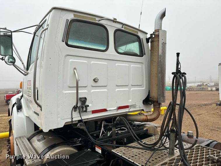 image for item DK6761 2007 Sterling L-Line semi truck