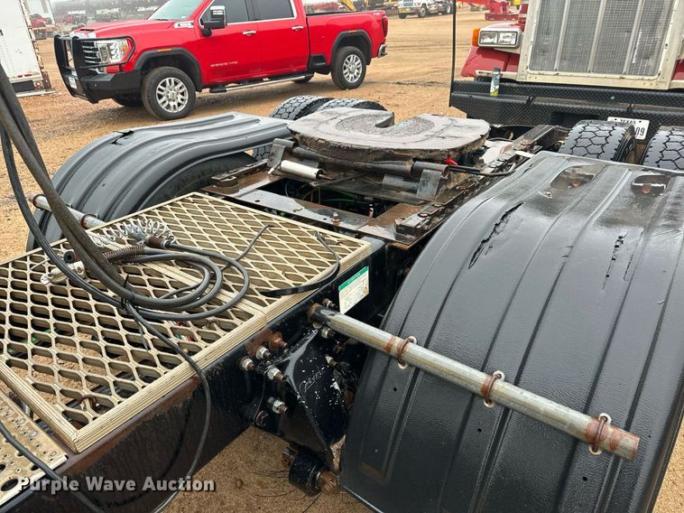 image for item DK6761 2007 Sterling L-Line semi truck