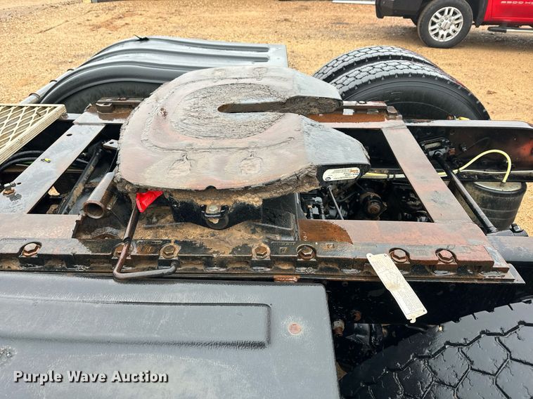 image for item DK6761 2007 Sterling L-Line semi truck