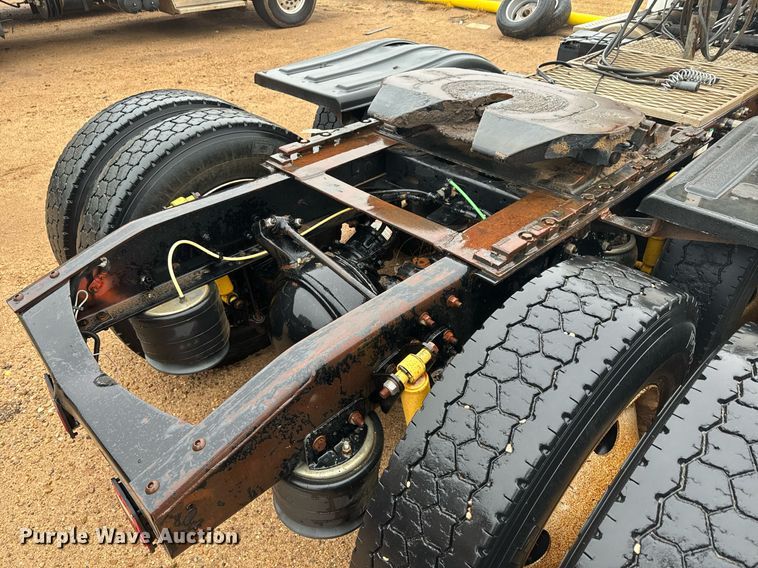 image for item DK6761 2007 Sterling L-Line semi truck