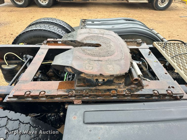 image for item DK6761 2007 Sterling L-Line semi truck