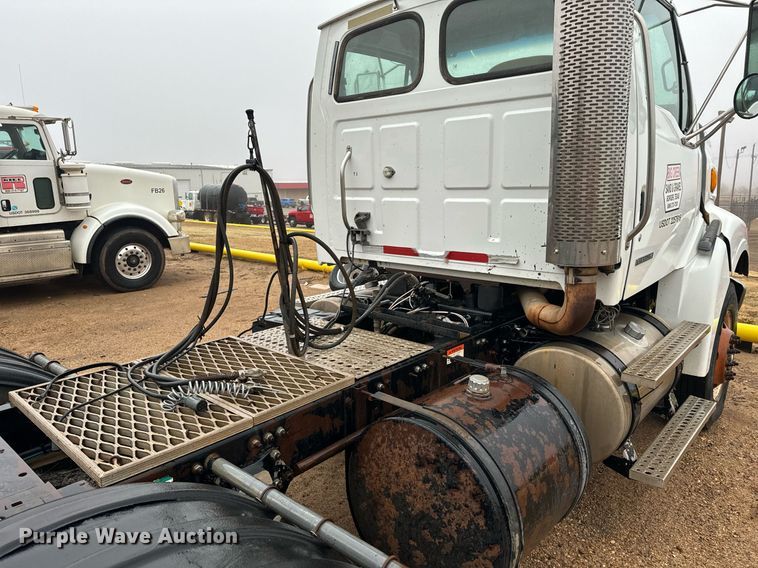 image for item DK6761 2007 Sterling L-Line semi truck