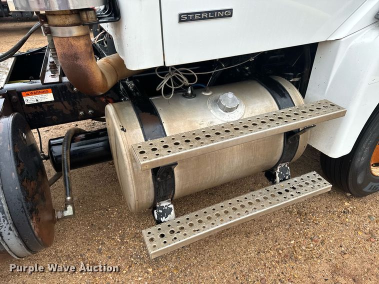 image for item DK6761 2007 Sterling L-Line semi truck