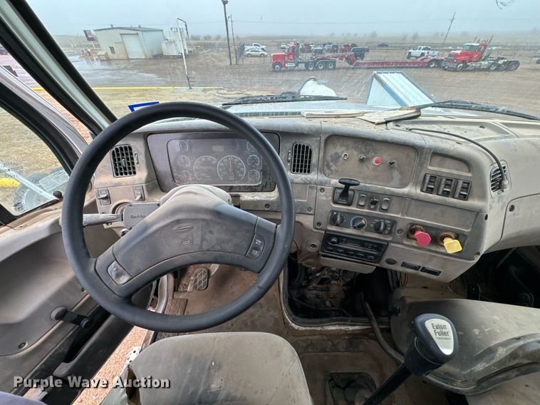 image for item DK6761 2007 Sterling L-Line semi truck