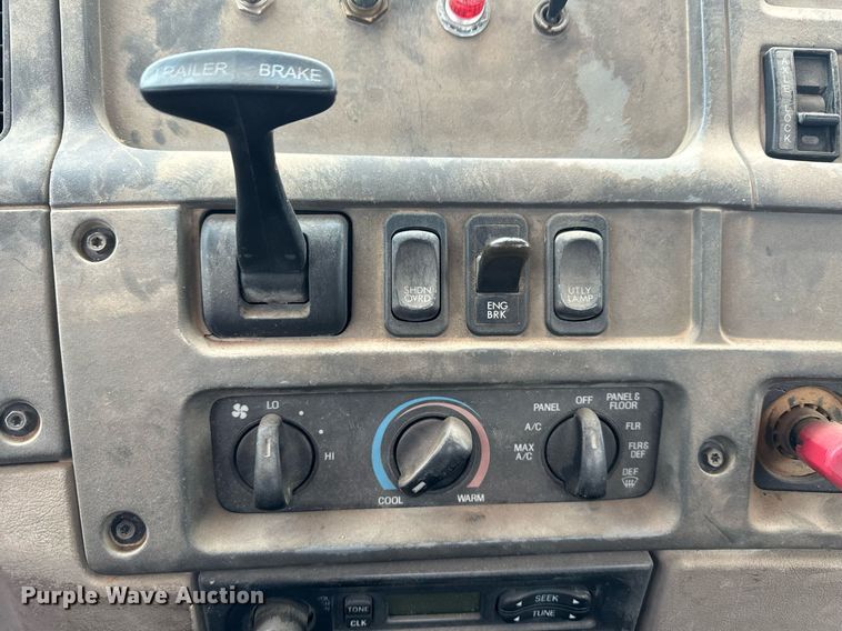 image for item DK6761 2007 Sterling L-Line semi truck