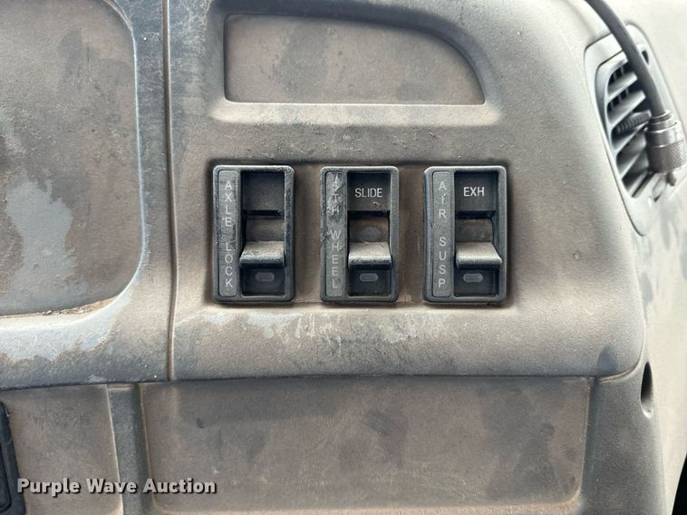 image for item DK6761 2007 Sterling L-Line semi truck