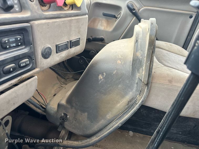 image for item DK6761 2007 Sterling L-Line semi truck