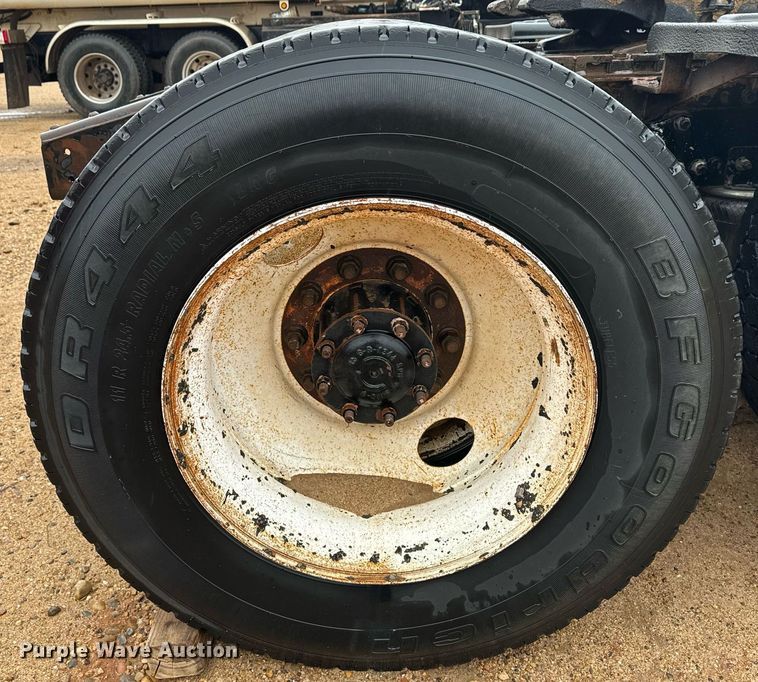 image for item DK6761 2007 Sterling L-Line semi truck