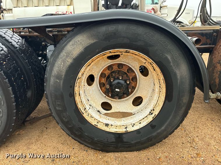 image for item DK6761 2007 Sterling L-Line semi truck