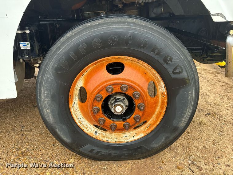 image for item DK6761 2007 Sterling L-Line semi truck