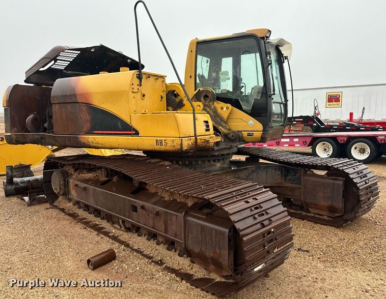 image for item DK6762 2005 Caterpillar 330C L excavator