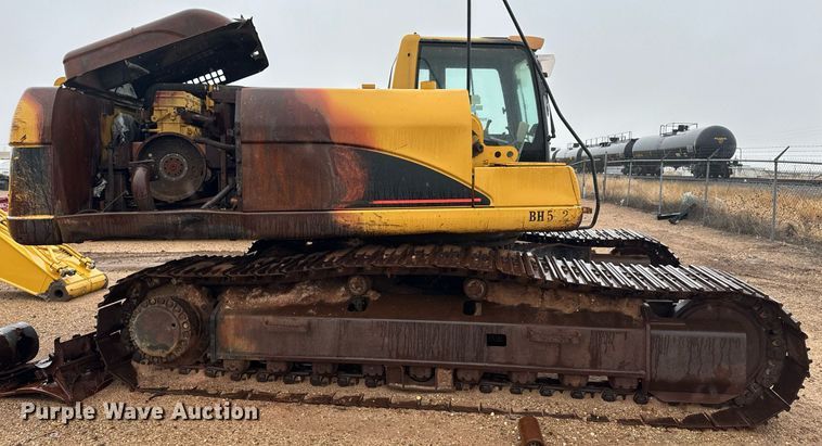 image for item DK6762 2005 Caterpillar 330C L excavator