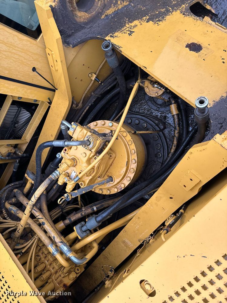 image for item DK6762 2005 Caterpillar 330C L excavator