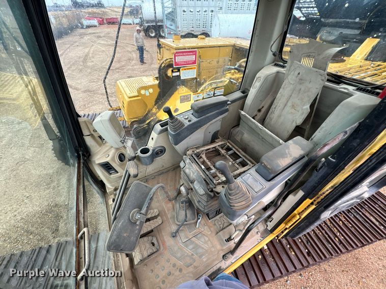 image for item DK6762 2005 Caterpillar 330C L excavator